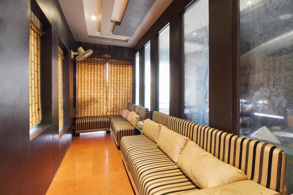Royal Inn Ουνταϊπούρ Εξωτερικό φωτογραφία