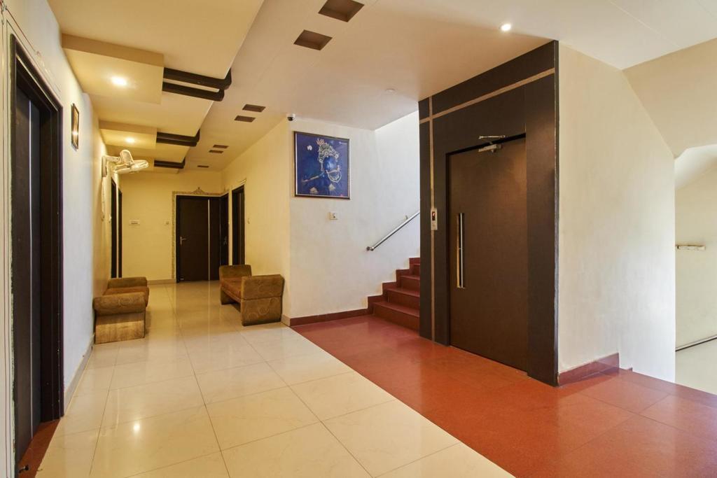 Royal Inn Ουνταϊπούρ Εξωτερικό φωτογραφία