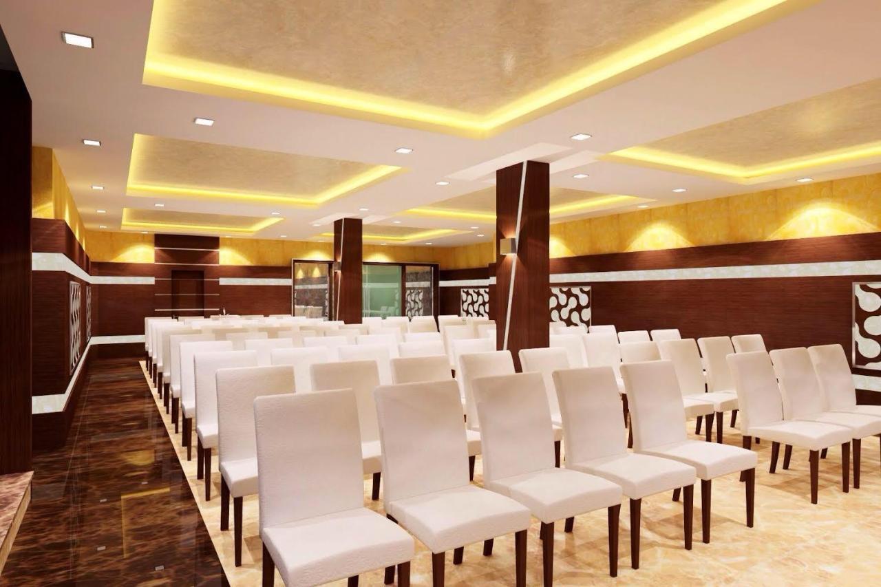 Royal Inn Ουνταϊπούρ Εξωτερικό φωτογραφία